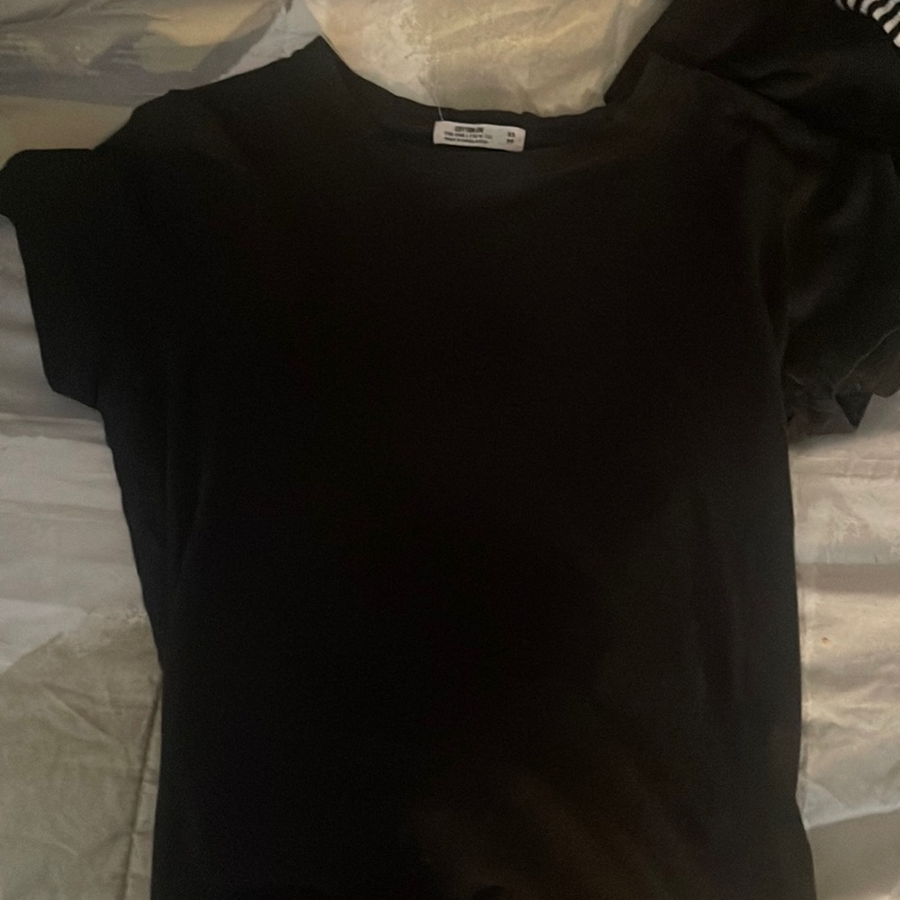 plain black tee!